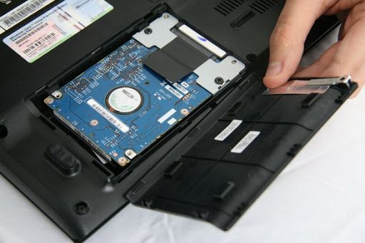 Замена жесткого диска в ноутбуке HDD/SSD